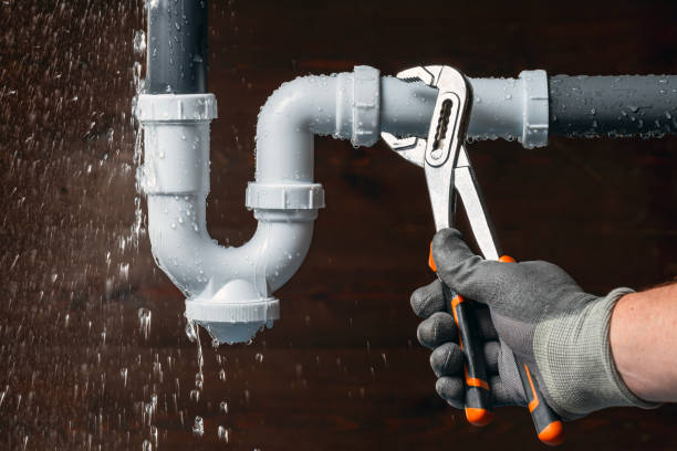 Professional Leak Detection technician working in Northfield, KY